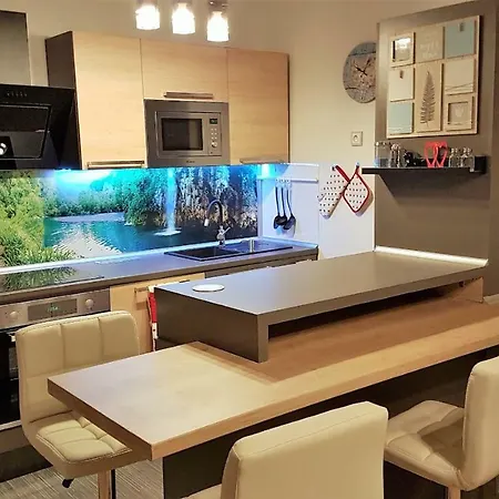 Charming 2 Br 아파트