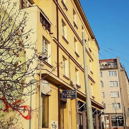 Charming 2 Br 아파트